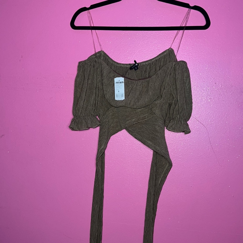 SMALL BROWN OFF SHOULDER CROP TOP🙈🤎